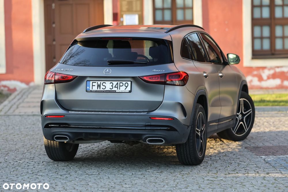 Mercedes-Benz GLA 250 4Matic 8G-DCT AMG Line - 10