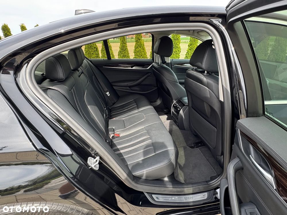 BMW Seria 5 520d xDrive Luxury Line - 34