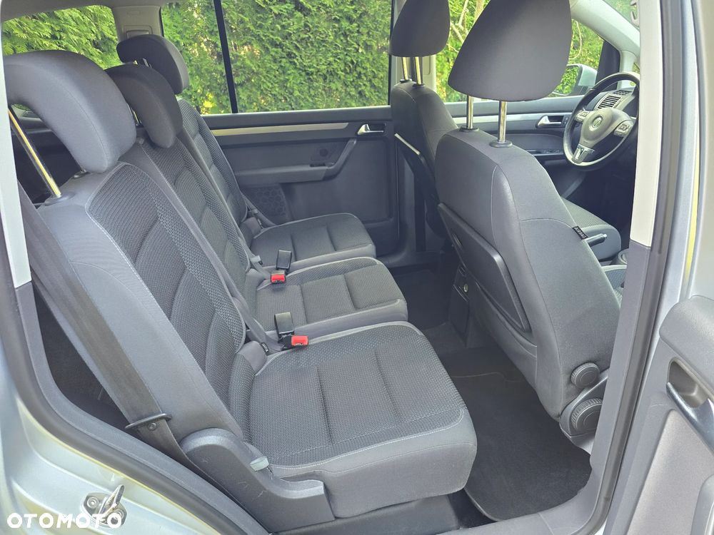 Volkswagen Touran - 15