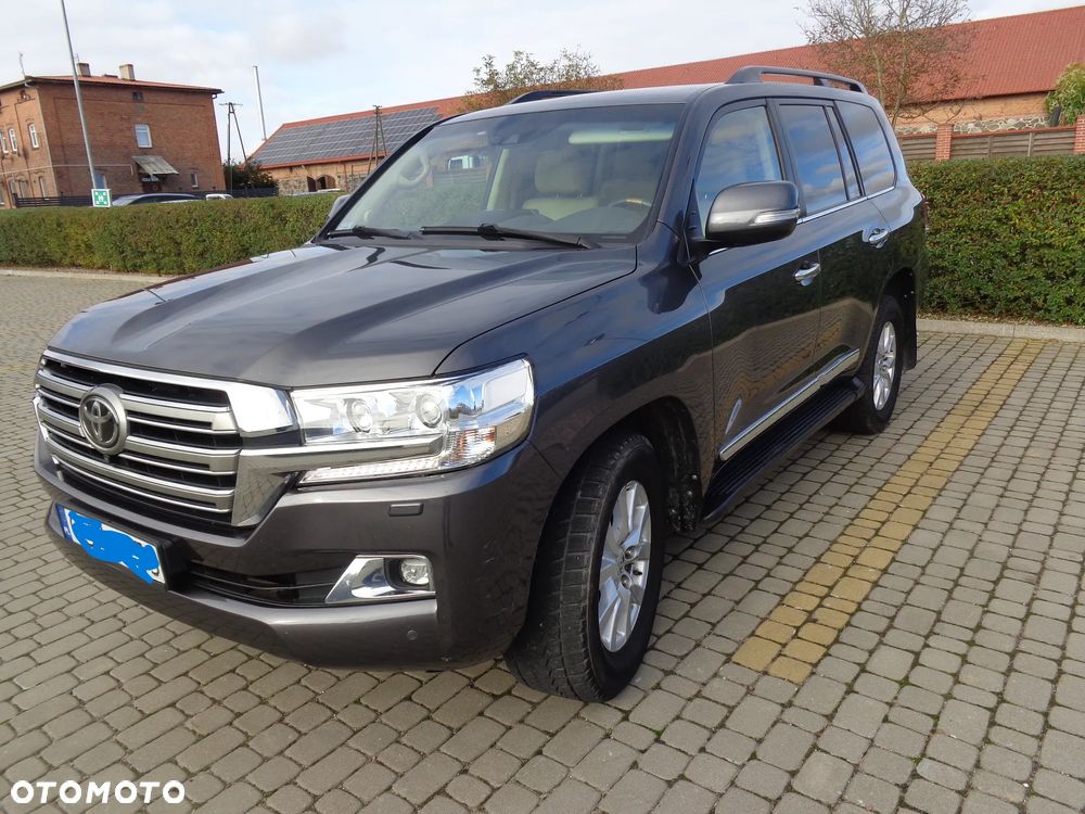 Toyota Land Cruiser - 2