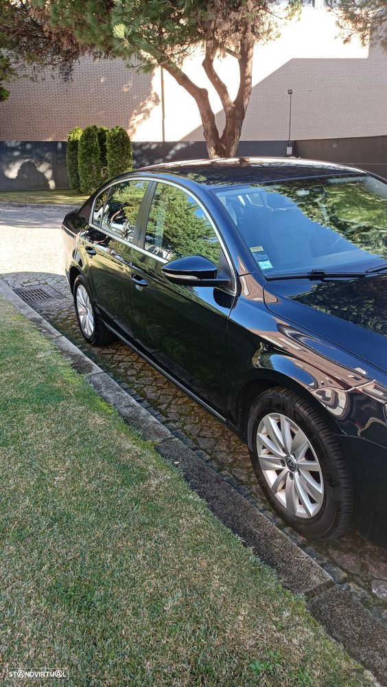 VW Passat 2.0 TDI Confortline - 8
