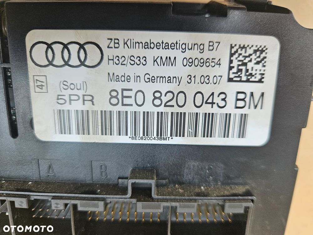 Audi A4 B7 panel klimatyzacji nawiewu  8E0820043S - 2