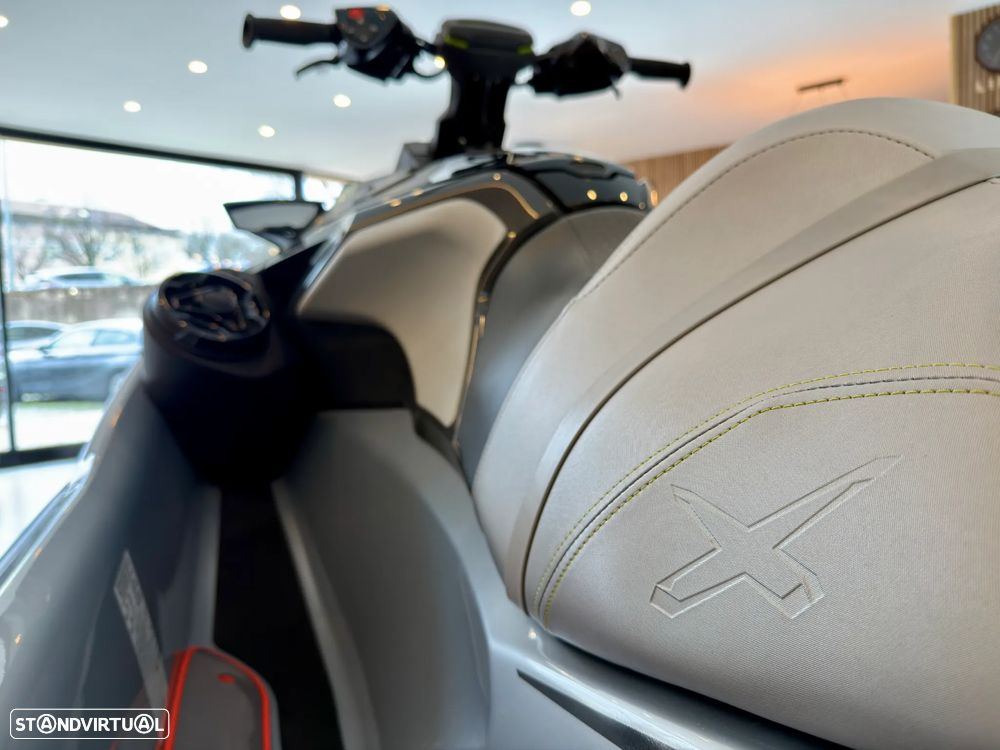 Sea-Doo RXT-X 325 RS - 26