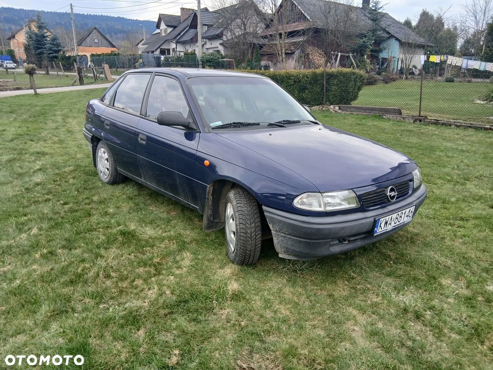 Opel Astra 1.4 GL - 2