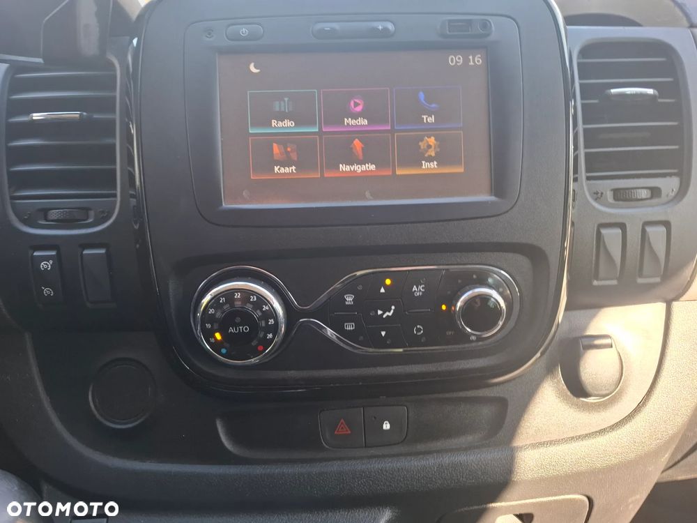 Renault TRAFIC LONG BRYGADÓWKA 2017 BOGATA WERSJA - 27