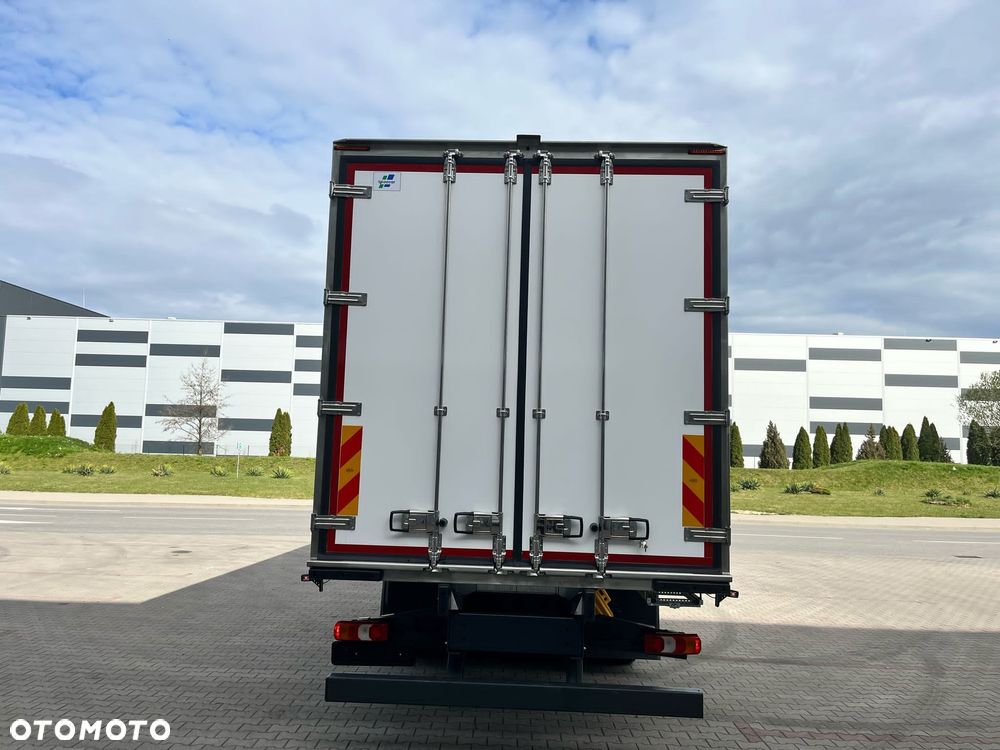 Mercedes-Benz Actros - 11