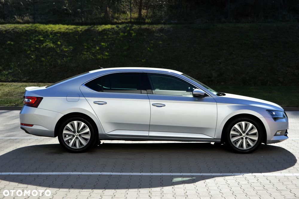 Skoda Superb 1.6 TDI GreenLine - 28
