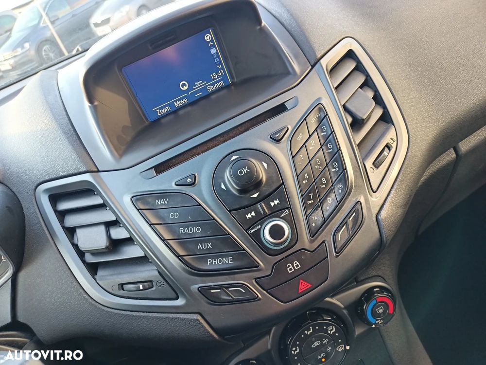 Ford Fiesta - 24