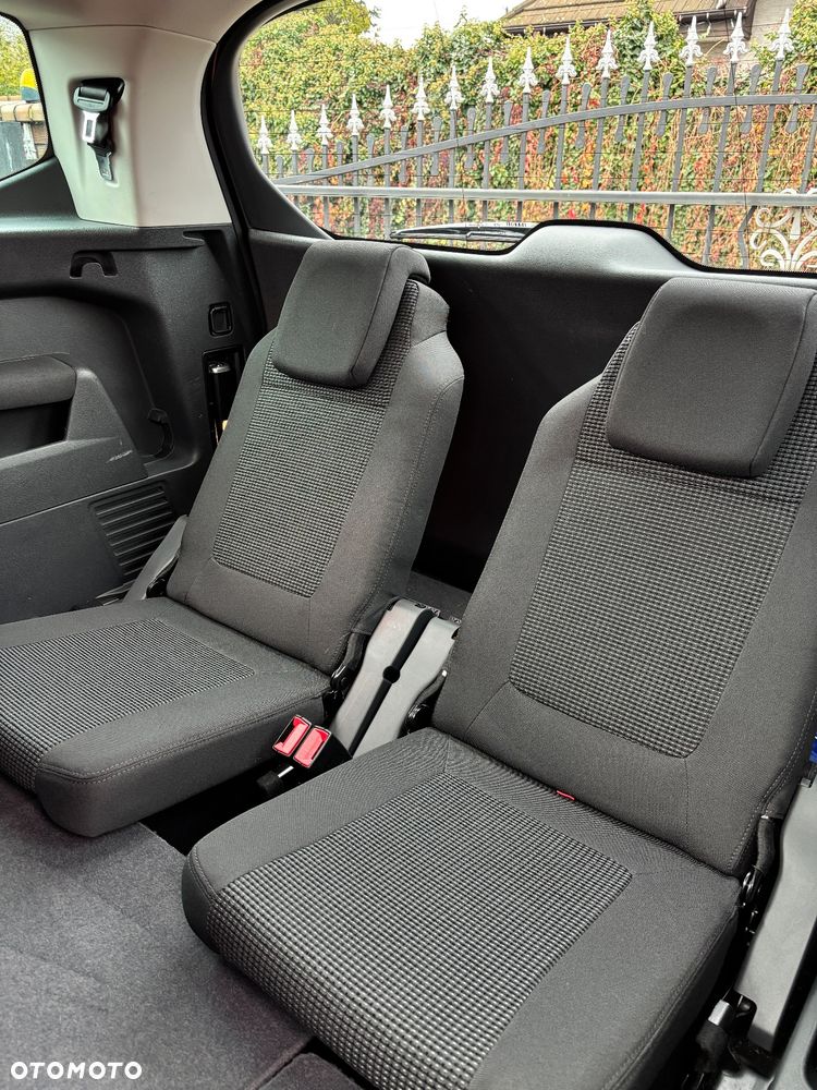 Peugeot 5008 1.6 THP Family 7os - 13