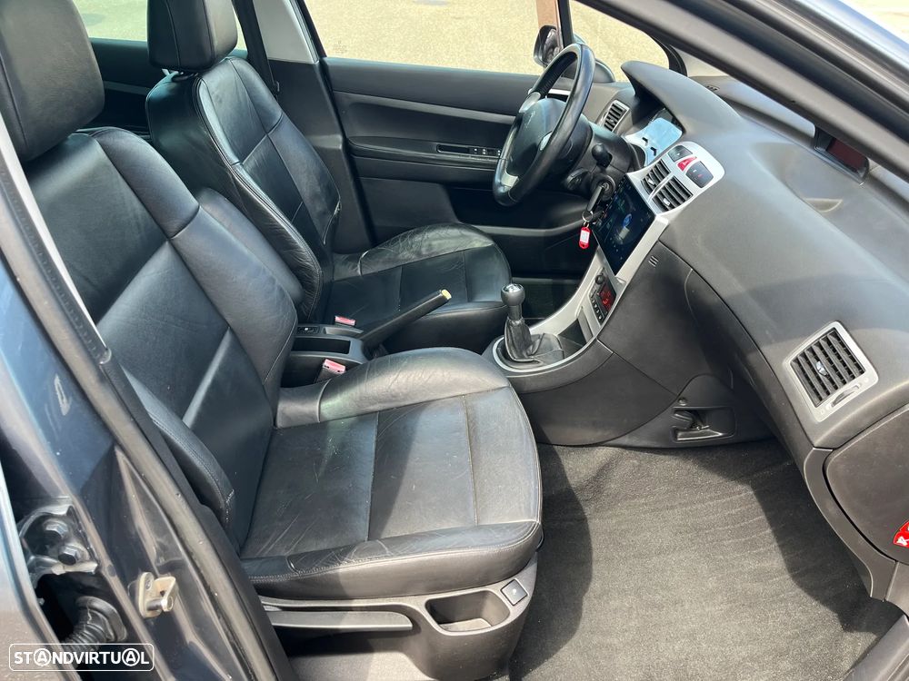 Peugeot 307 SW HDi 110 Premium - 16