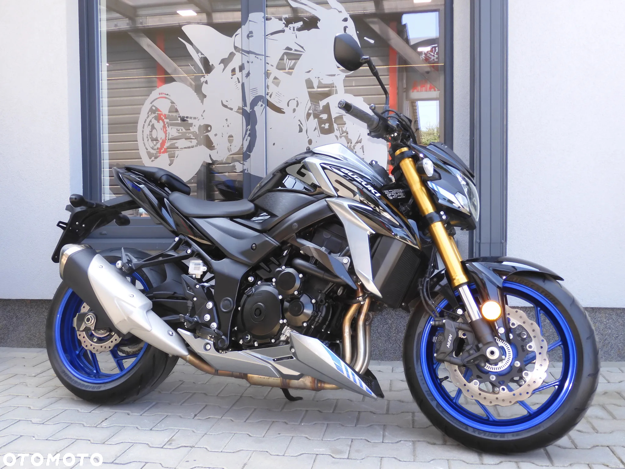 Suzuki GSX - 14