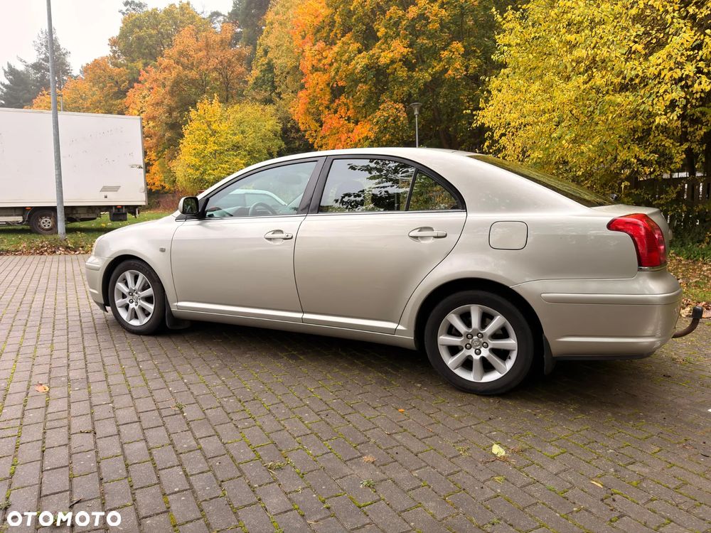 Toyota Avensis - 7