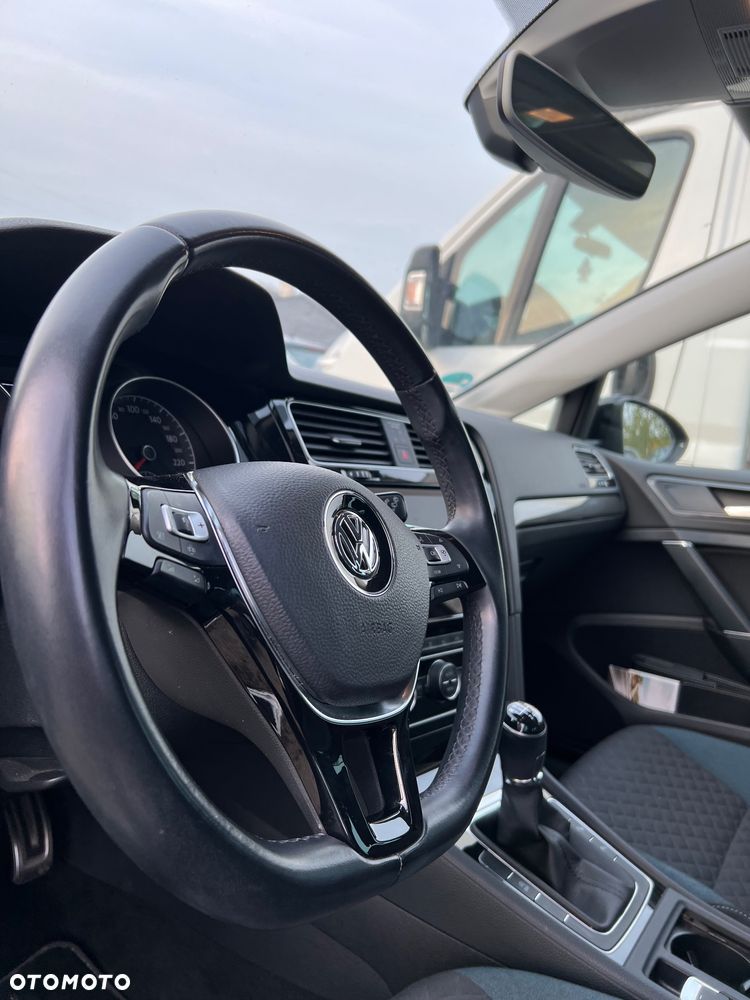 Volkswagen Golf - 18