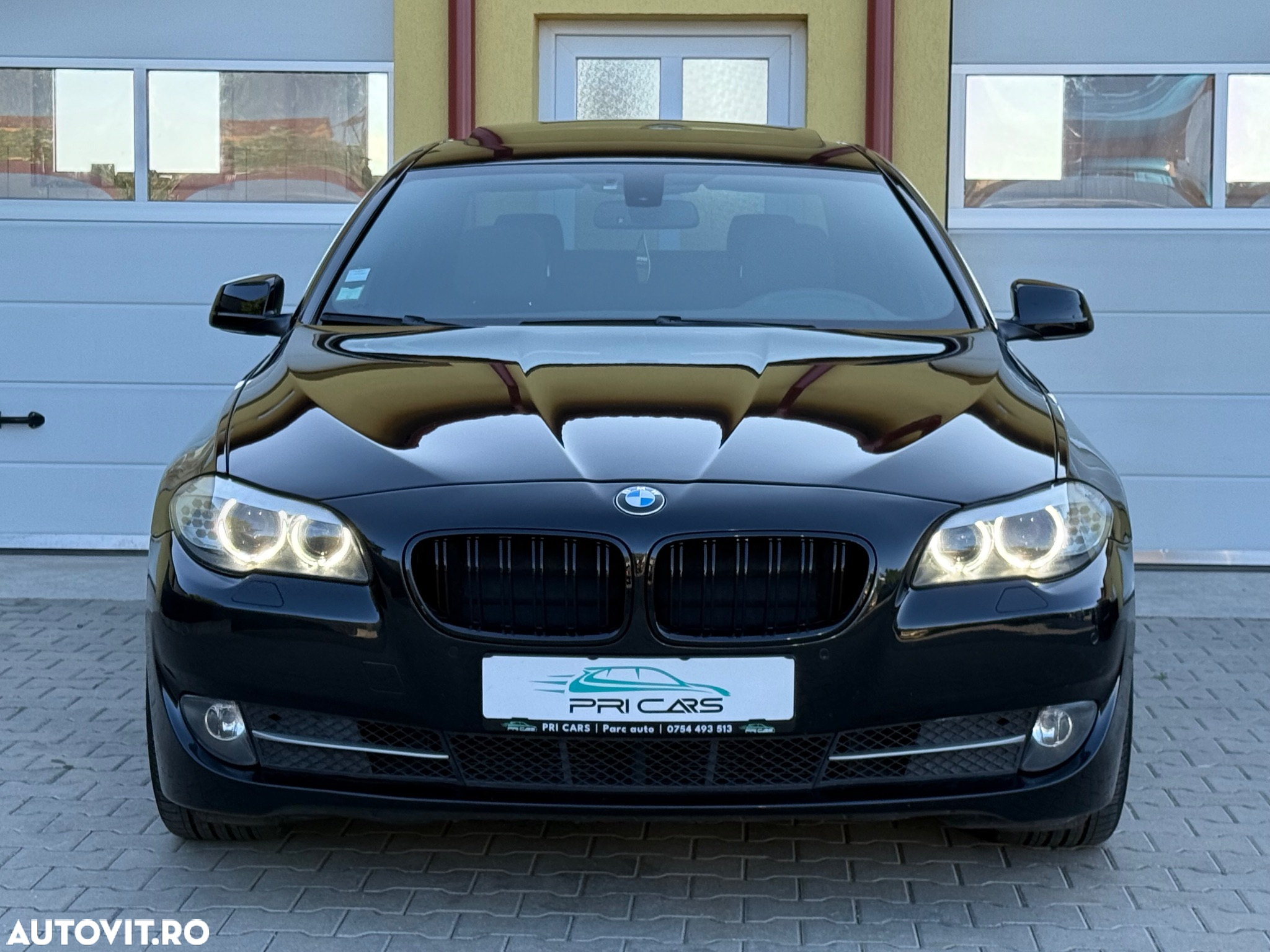 BMW Seria 5 520d Aut. - 30