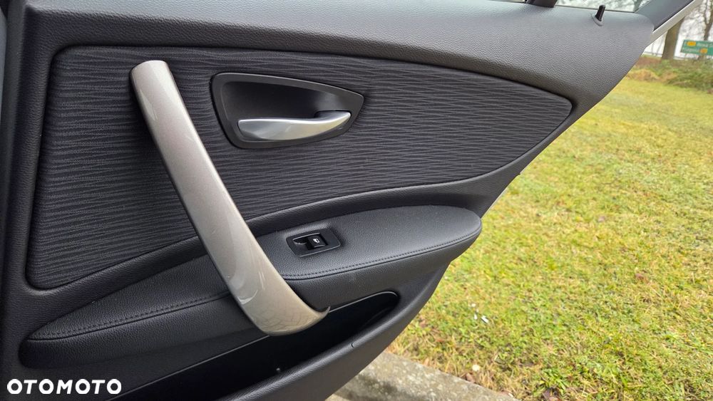 BMW Seria 1 118d DPF - 11