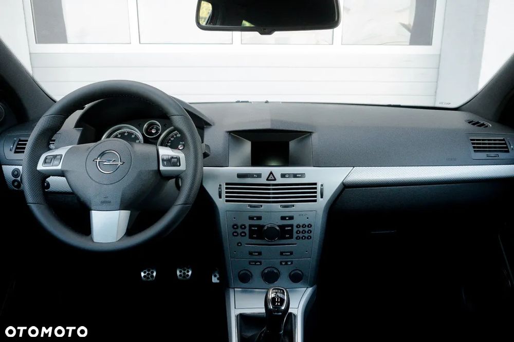 Opel Astra III GTC 1.8 Sport - 34