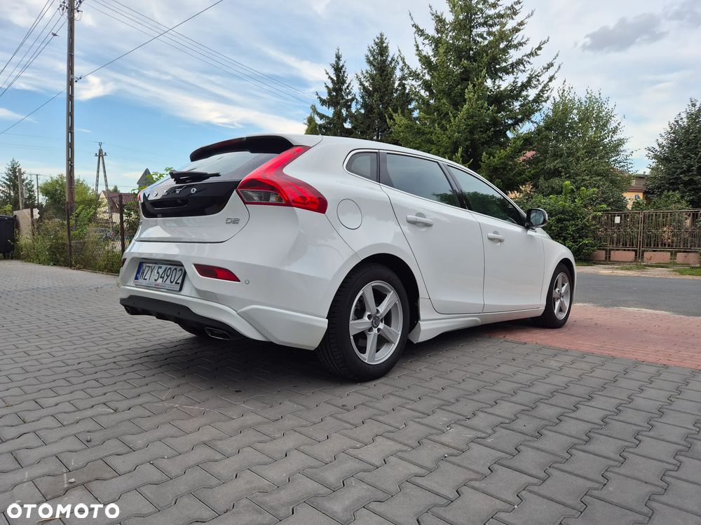 Volvo V40 D2 Momentum - 4