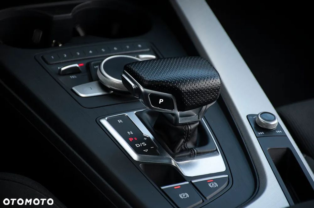 Audi A4 Avant 2.0 TDI ultra S tronic sport - 19