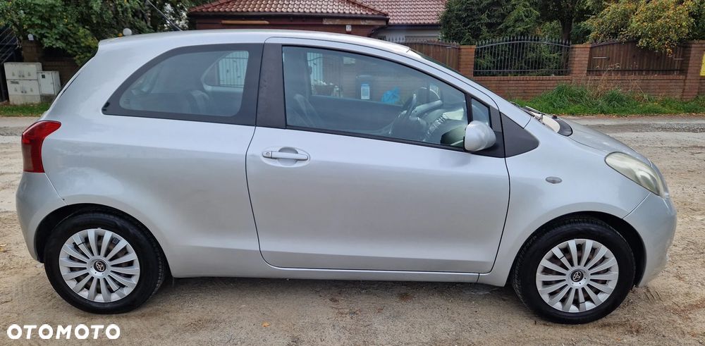 Toyota Yaris - 8