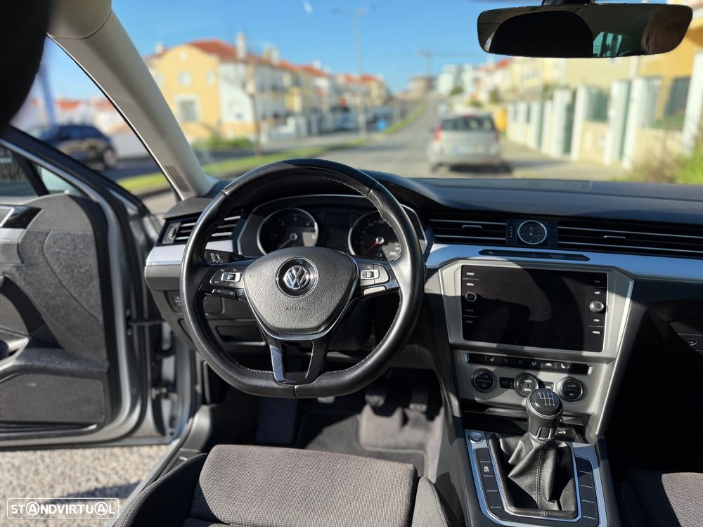 VW Passat Variant 1.6 TDI (BlueMotion ) Trendline - 14