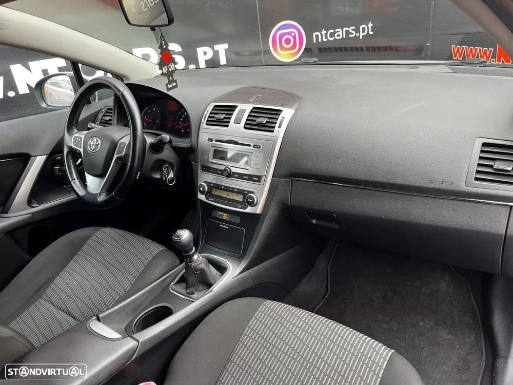 Toyota Avensis SW 2.0 D-4D Comfort - 16
