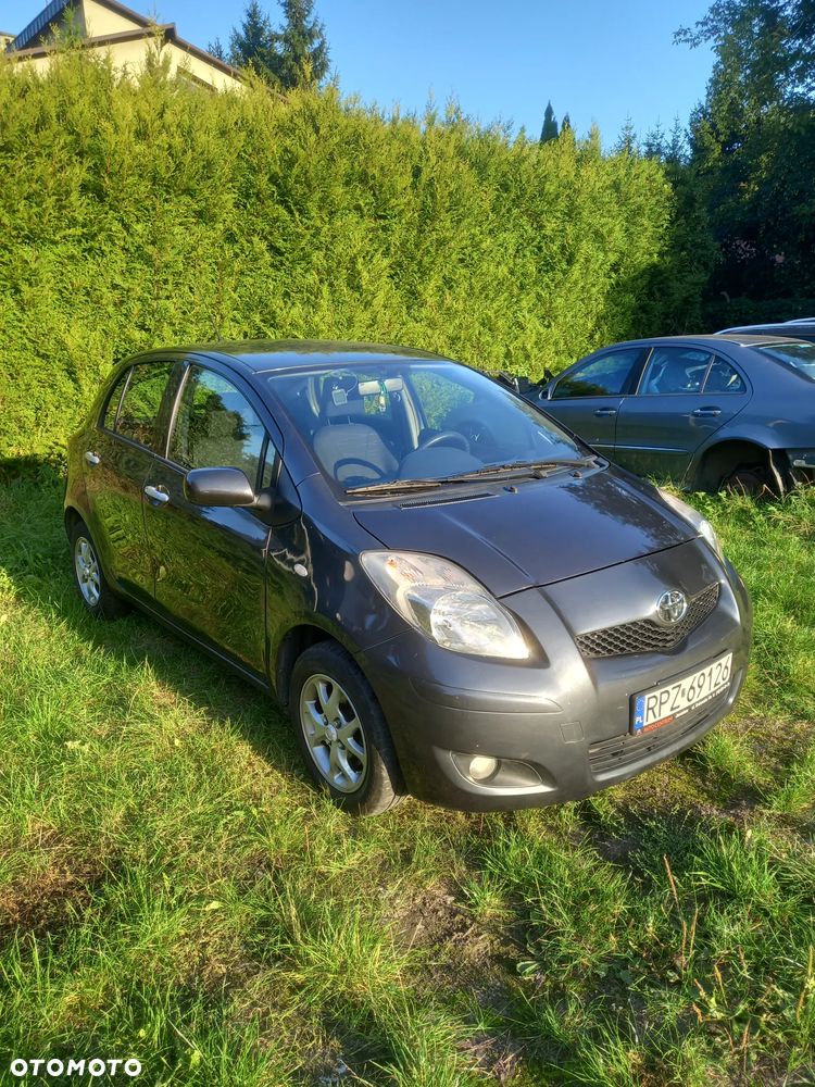 Toyota Yaris - 2