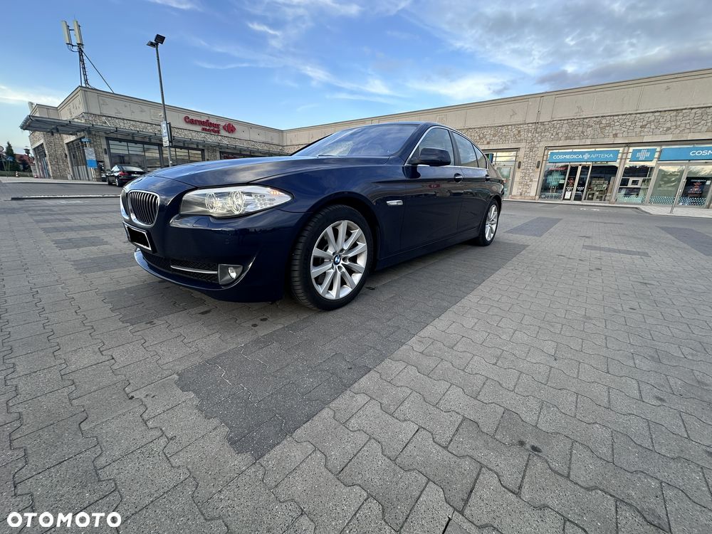 BMW Seria 5 525d xDrive - 24