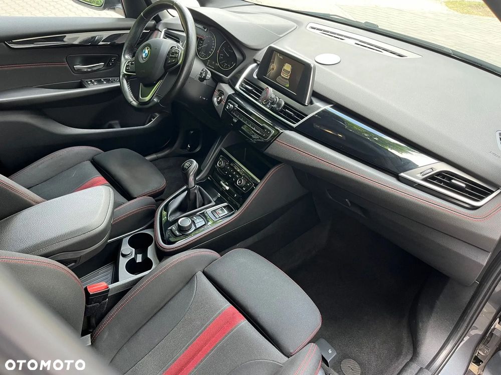 BMW Seria 2 218d - 13