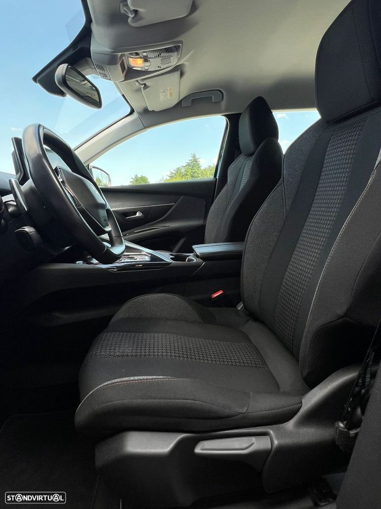 Peugeot 5008 1.2 PureTech Allure EAT8 - 8