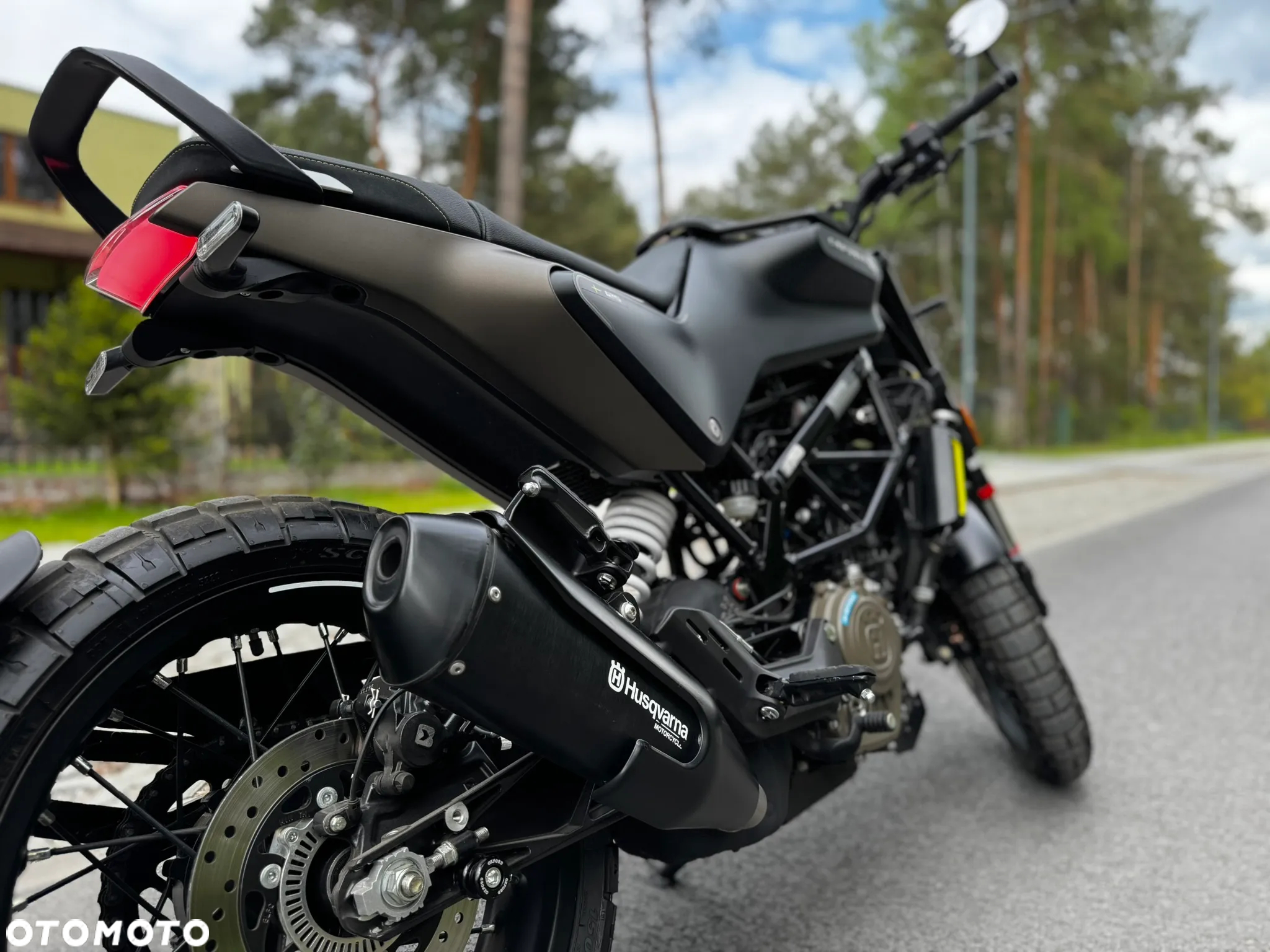 Husqvarna Svartpilen - 15