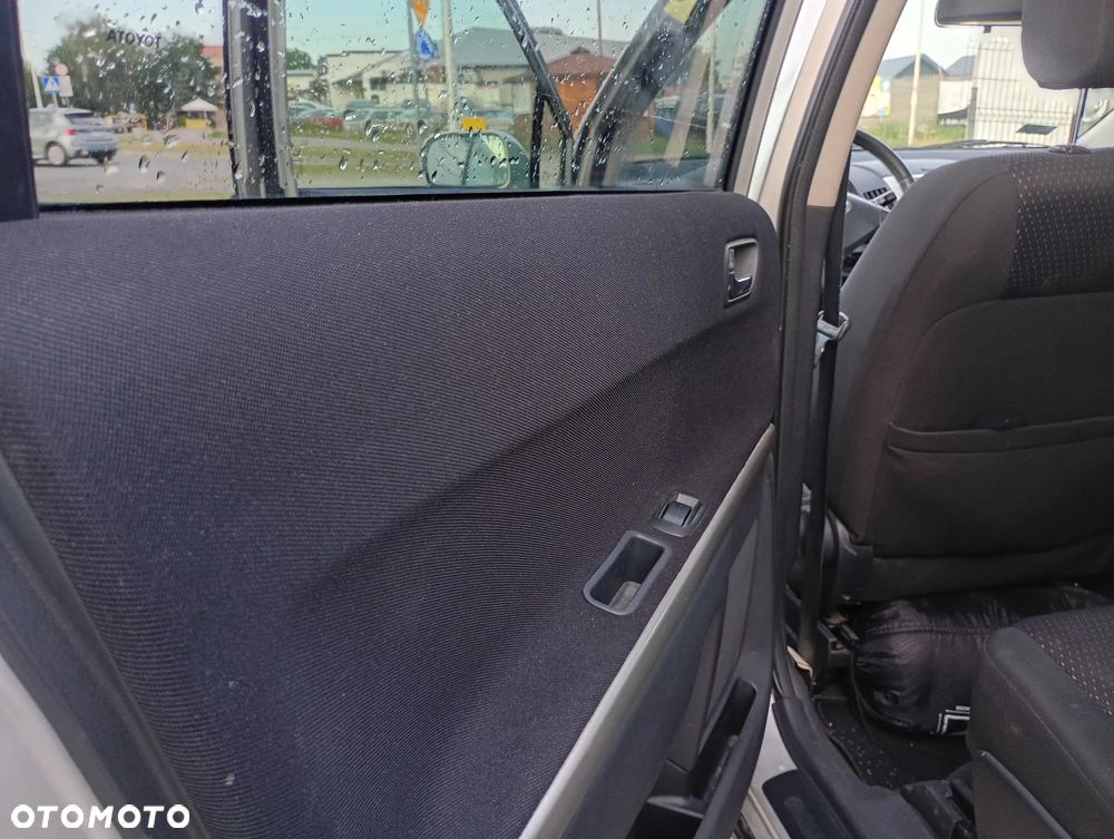 Toyota Corolla Verso 2.2 D-4D Sol 7os - 22