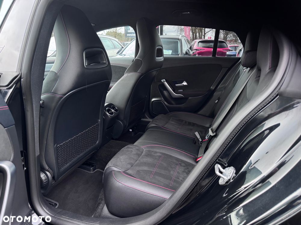 Mercedes-Benz CLA 220 AMG Line 7G-DCT - 24