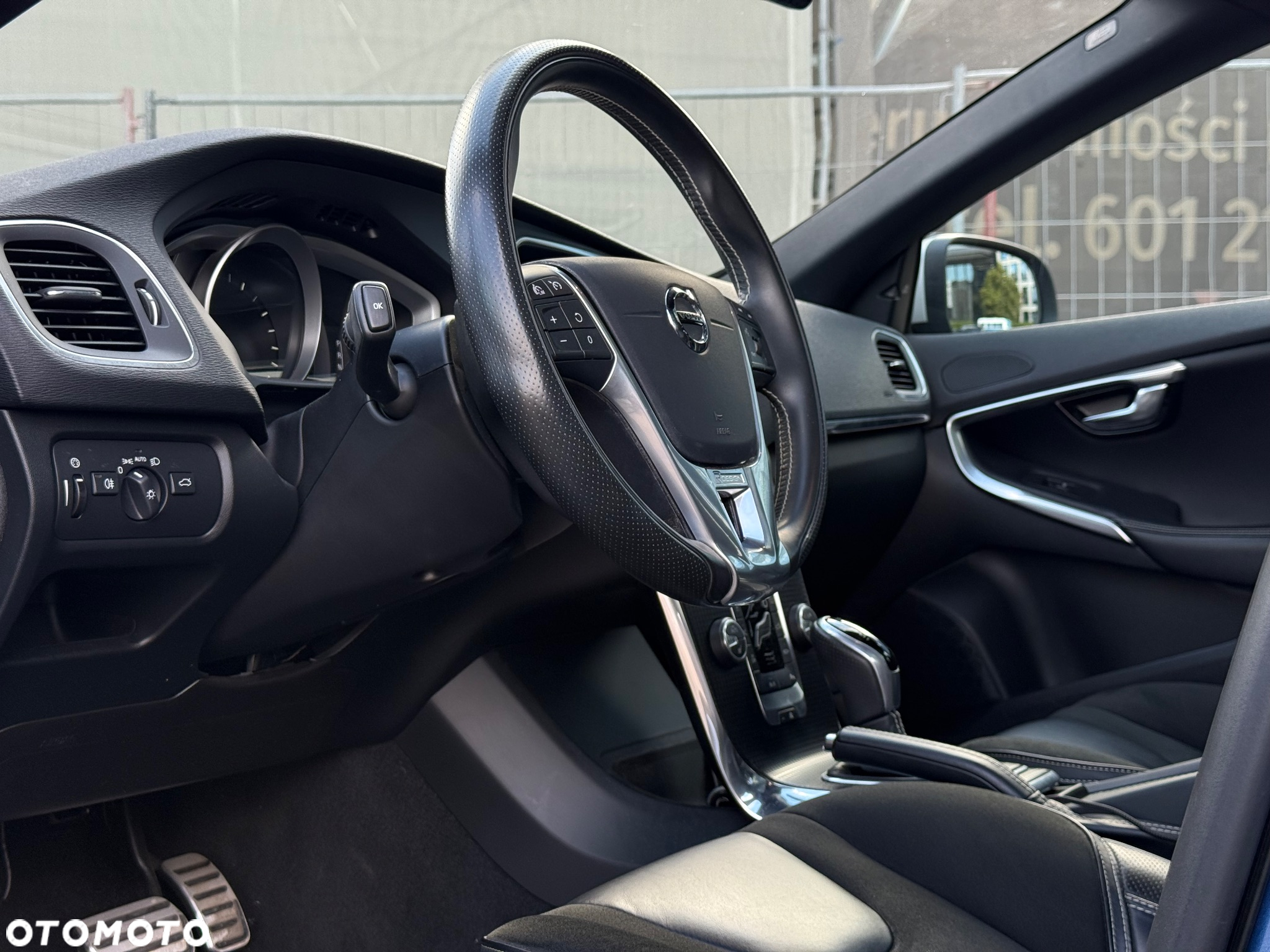 Volvo V40 T4 Drive-E R-Design Momentum - 8