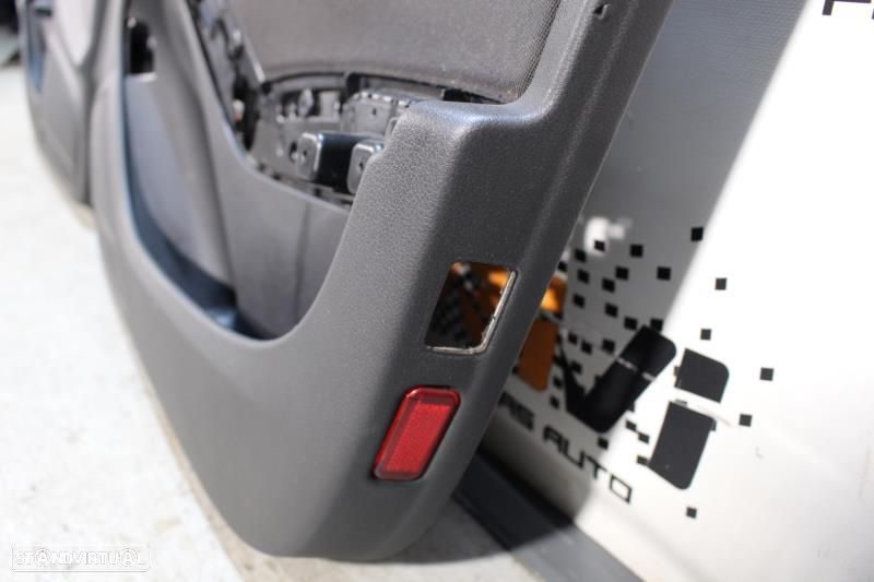 Quartelas / Forras Das Portas Audi A4 (8K2, B8)  Quartela Frontal Audi - 8