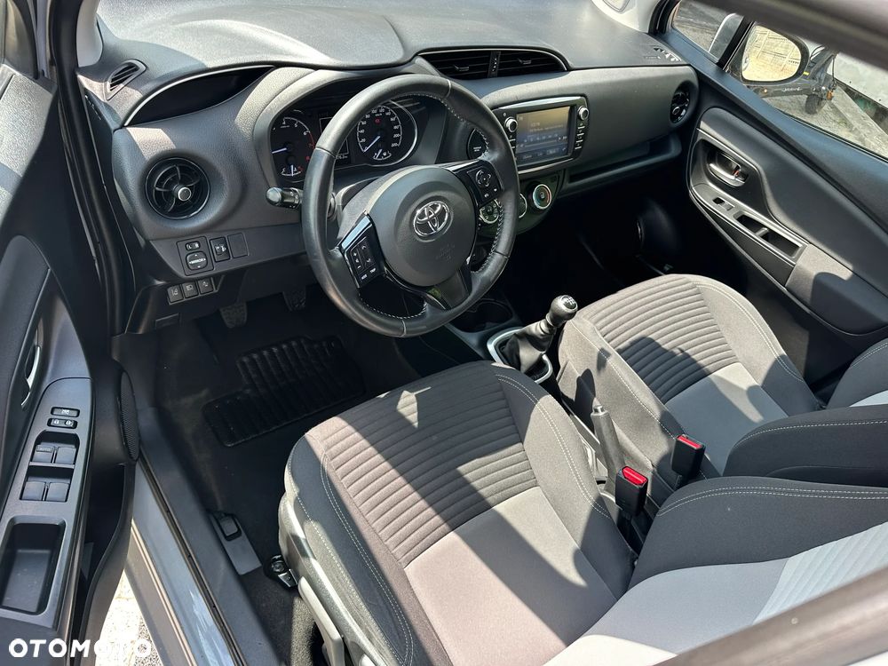 Toyota Yaris 1.5 Premium - 8