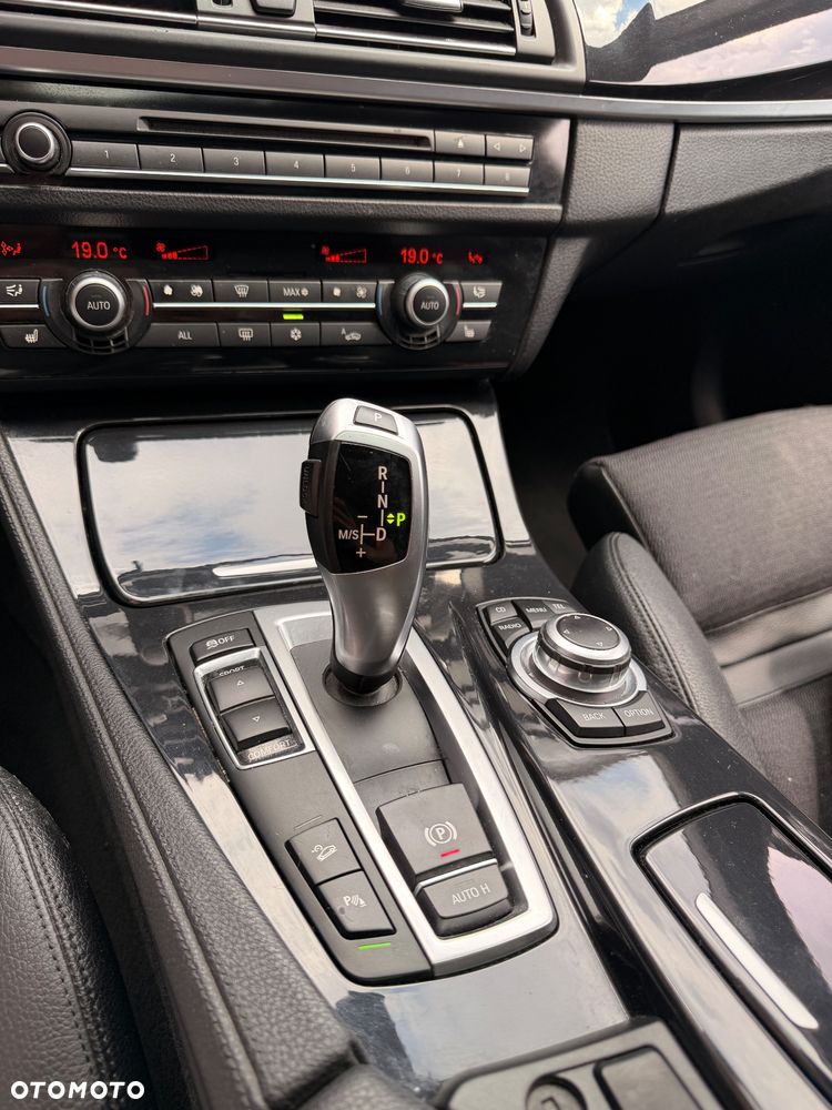 BMW Seria 5 530d xDrive - 16