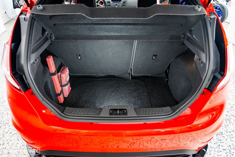 Ford Fiesta 1.6 EcoBoost ST - 14