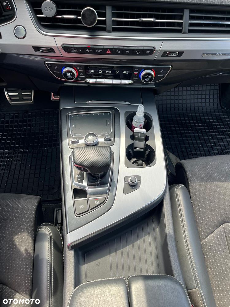 Audi Q7 - 19