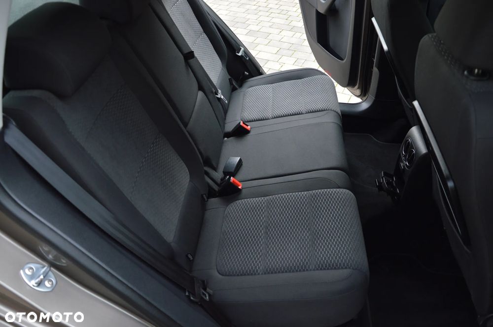 Volkswagen Golf 1.6 Comfortline - 14