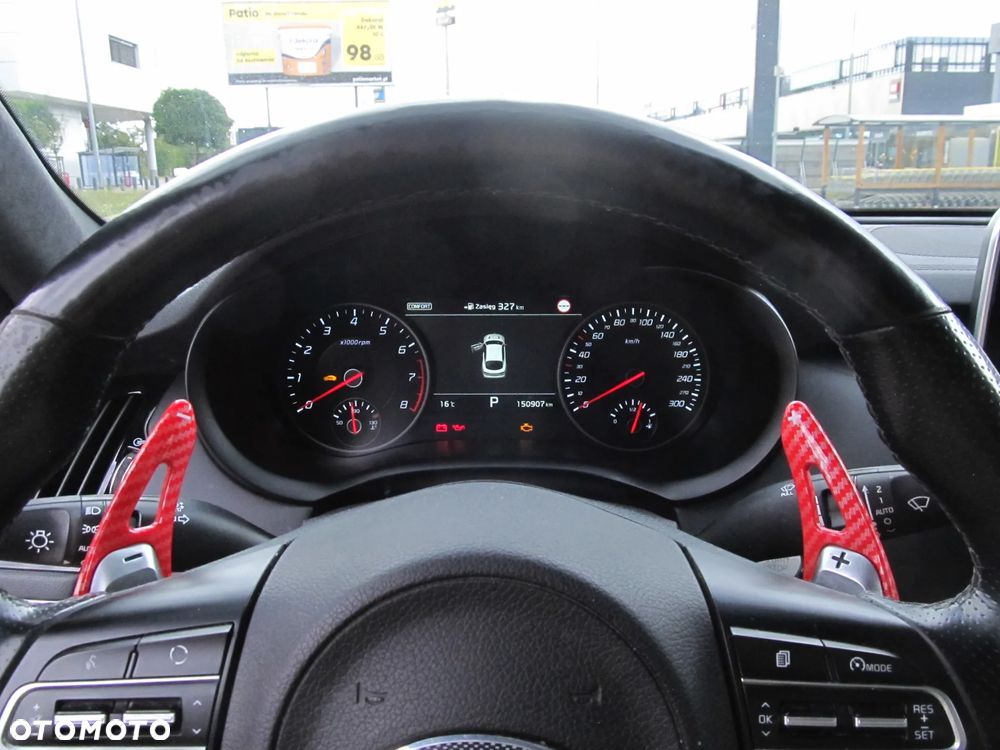Kia Stinger - 30