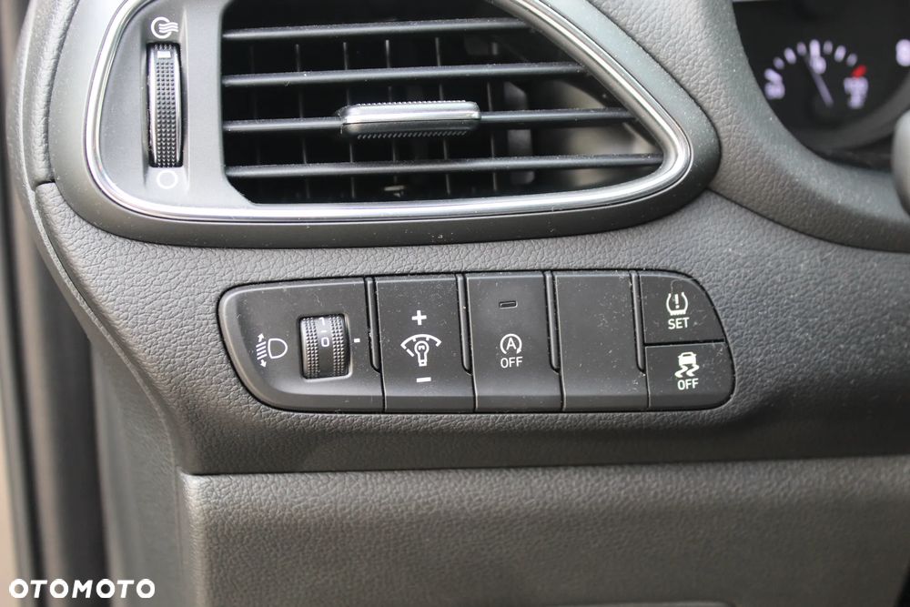 Hyundai i30 1.0 T-GDI Modern DCT - 11