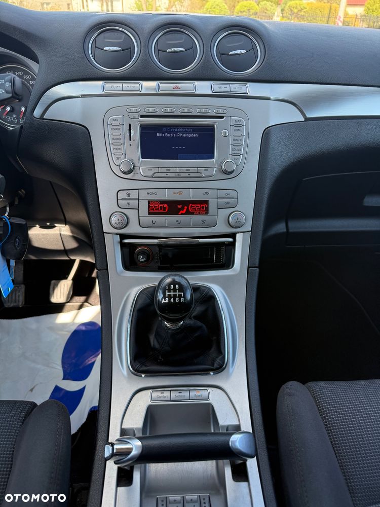 Ford S-Max 2.5 Titanium - 9