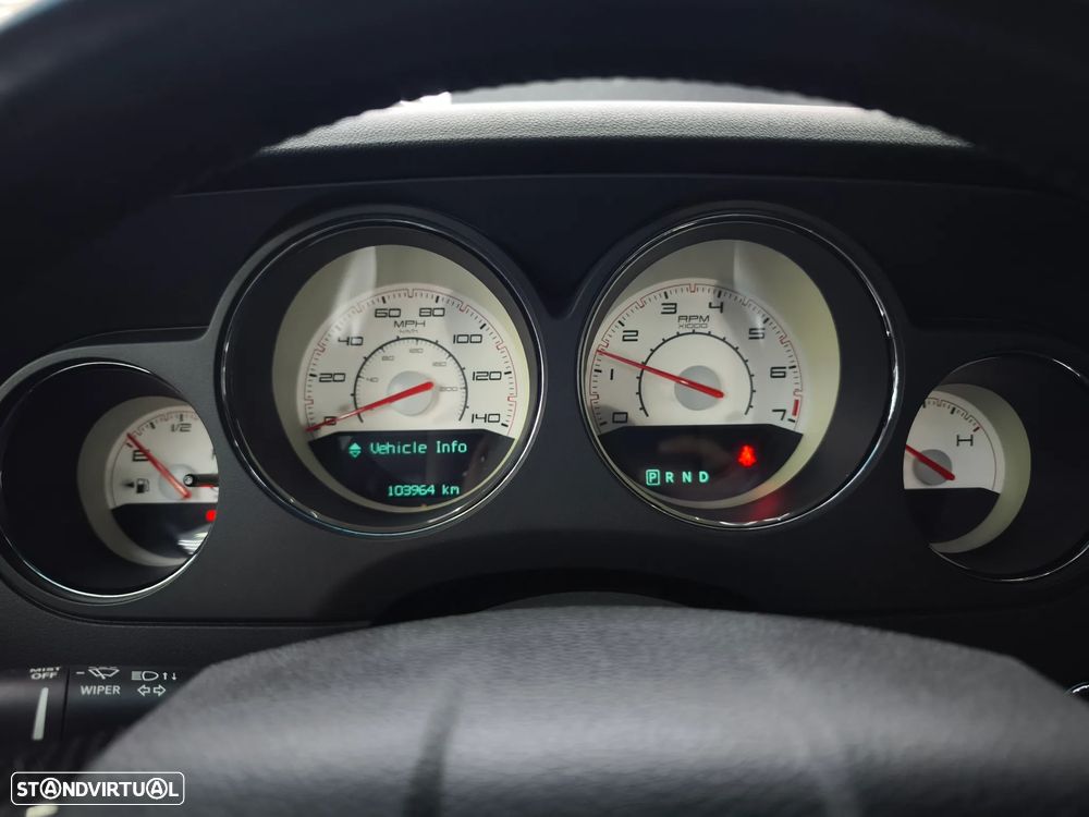 Dodge Challenger Auto SXT Plus - 26