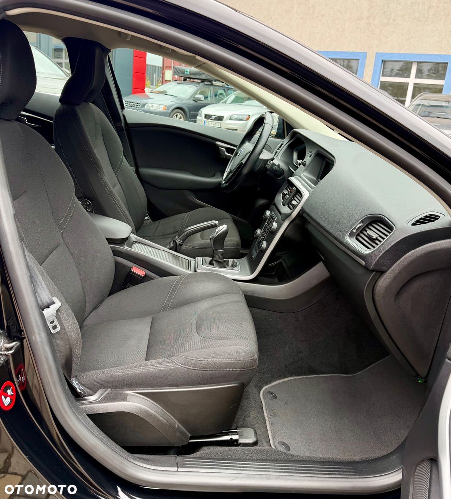 Volvo V40 D2 Momentum - 12