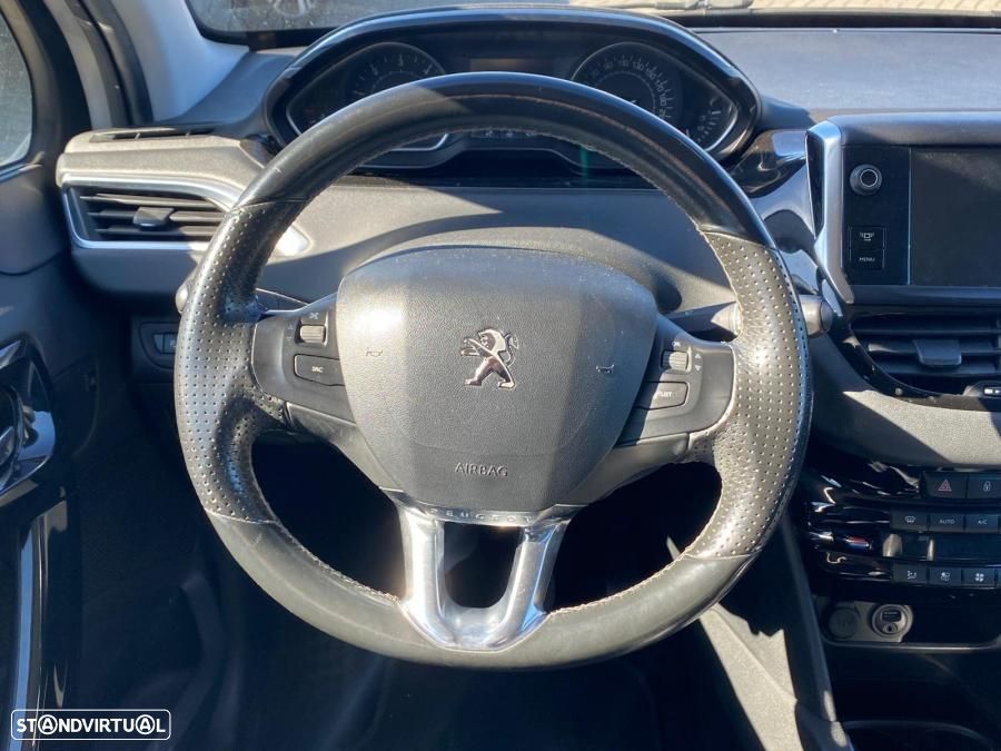 Peugeot 208 e-HDi 92 Stop&Start Style - 8