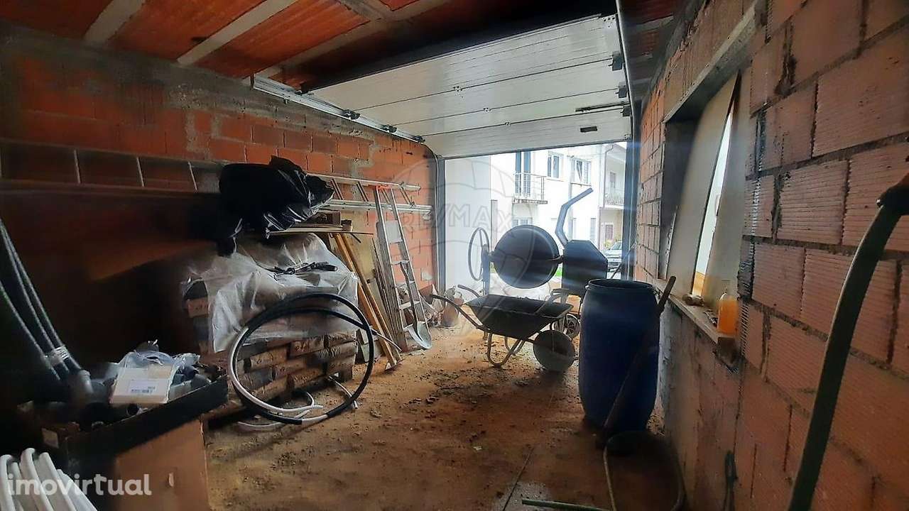 Moradia T2 para venda - Grande imagem: 2/9