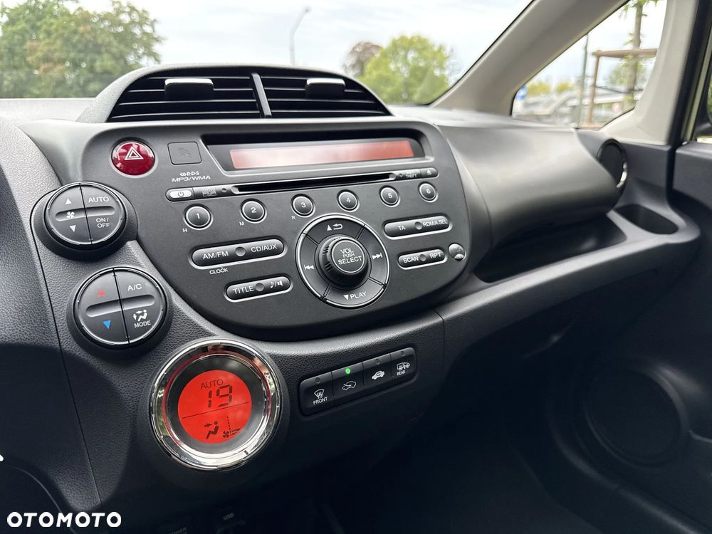 Honda Jazz 1.4 Executive - 26