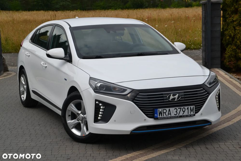 Hyundai IONIQ - 12