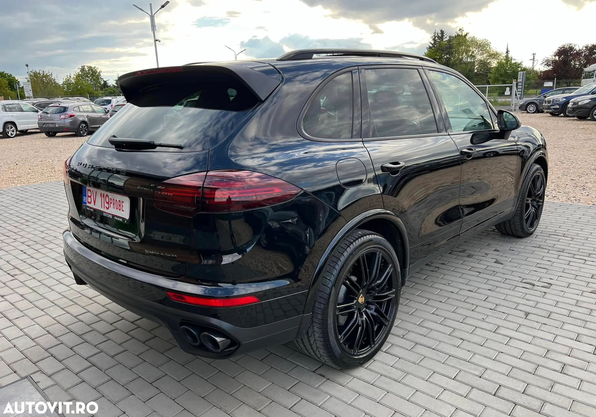Porsche Cayenne 3.0 L - 2
