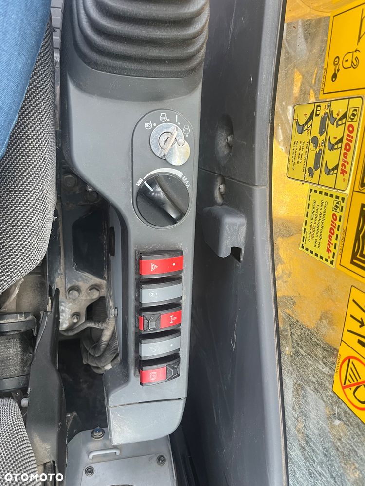 Komatsu PW180-10 - 22